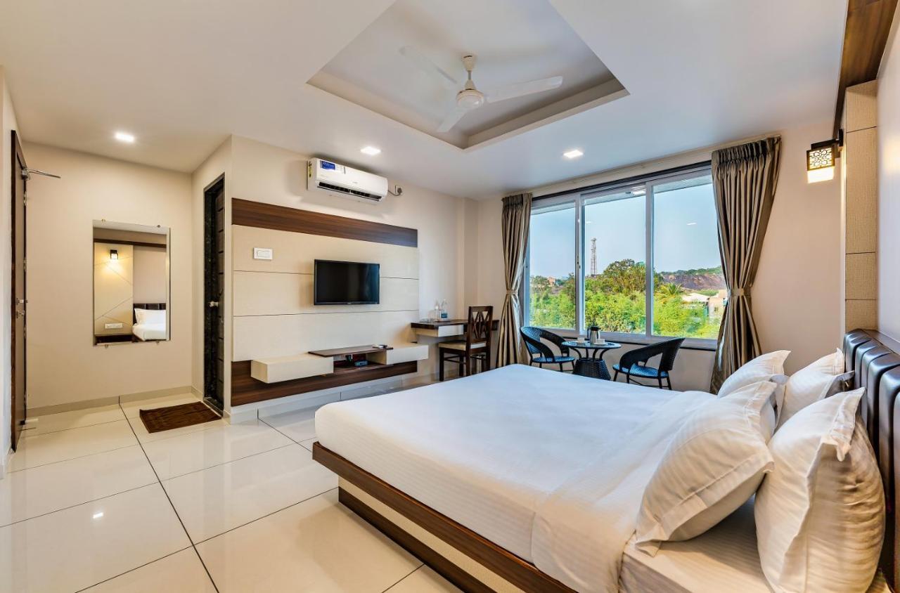 Hotel Grand Indu, 3 Star كولهابور المظهر الخارجي الصورة