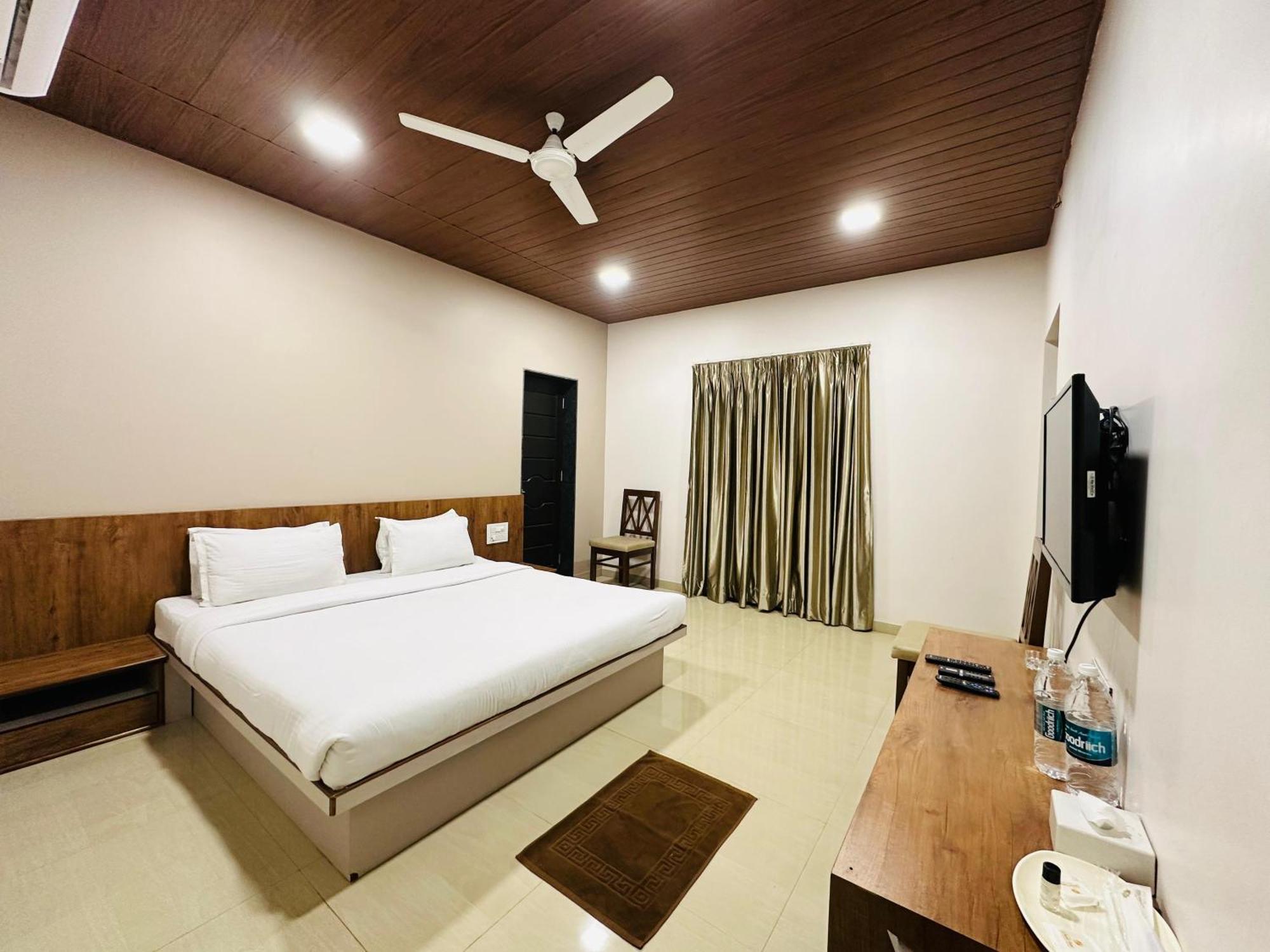 Hotel Grand Indu, 3 Star كولهابور المظهر الخارجي الصورة