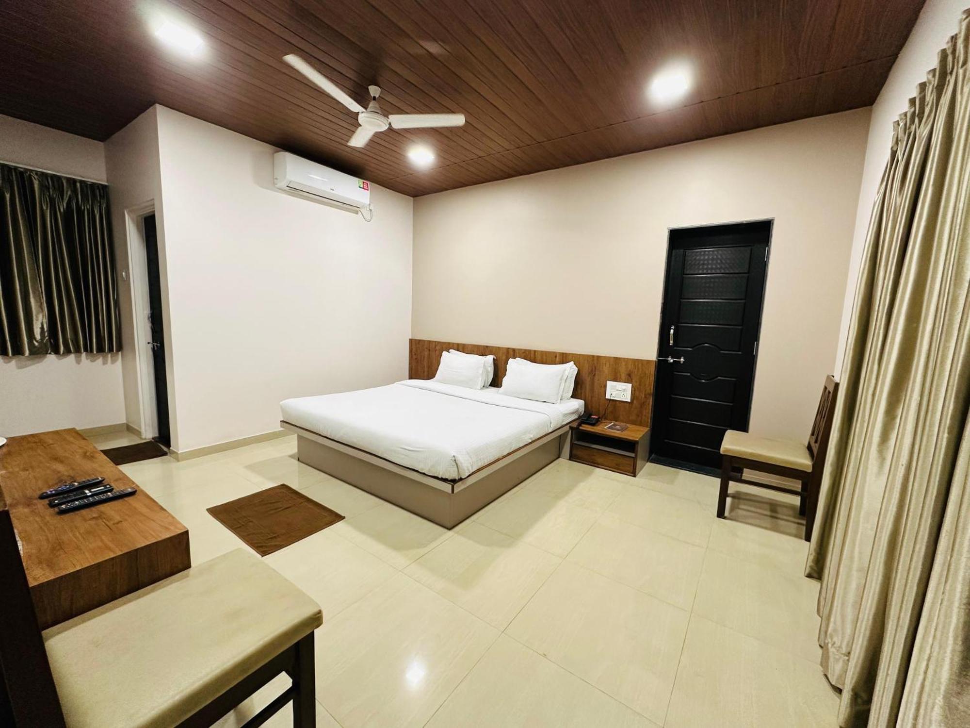 Hotel Grand Indu, 3 Star كولهابور المظهر الخارجي الصورة