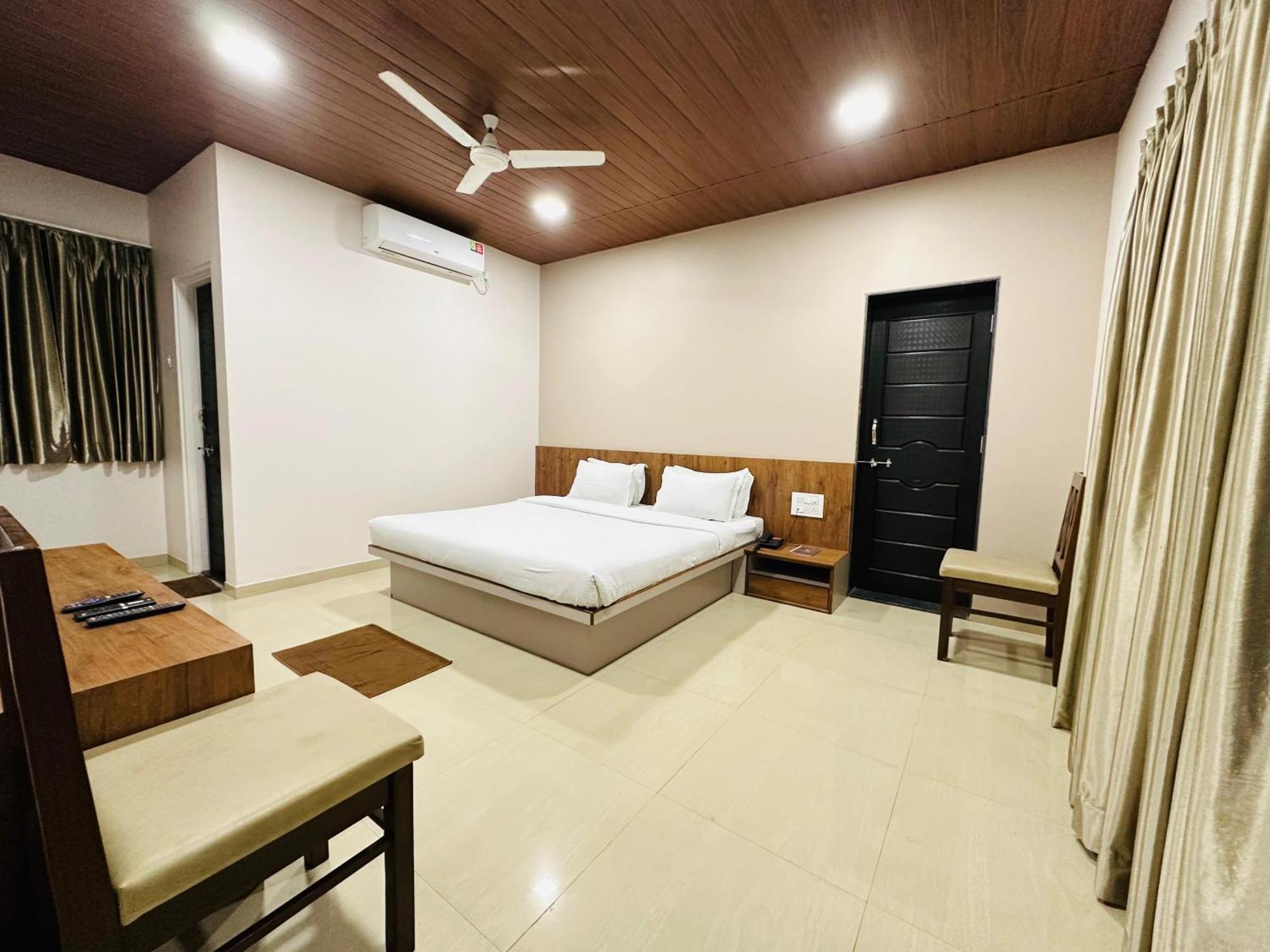 Hotel Grand Indu, 3 Star كولهابور المظهر الخارجي الصورة
