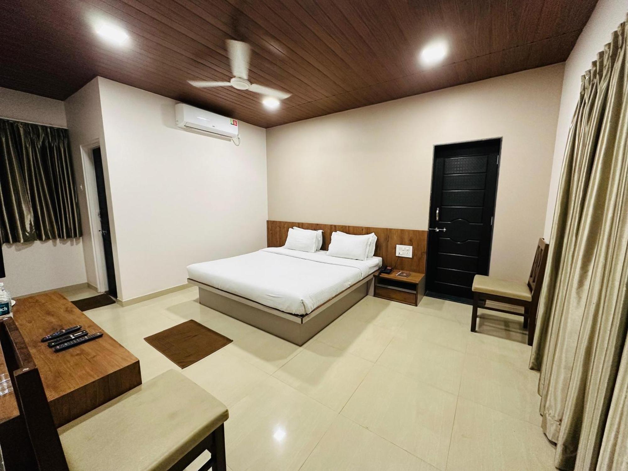 Hotel Grand Indu, 3 Star كولهابور المظهر الخارجي الصورة